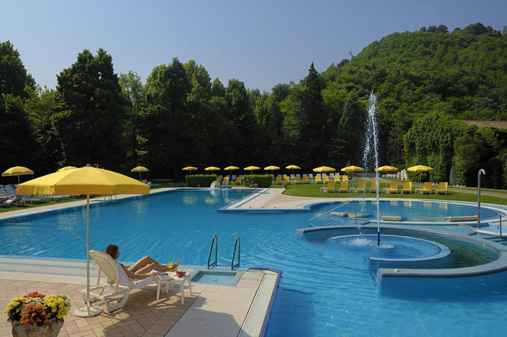 Terme Preistoriche Resort & Spa Монтегрото Терме Екстериор снимка